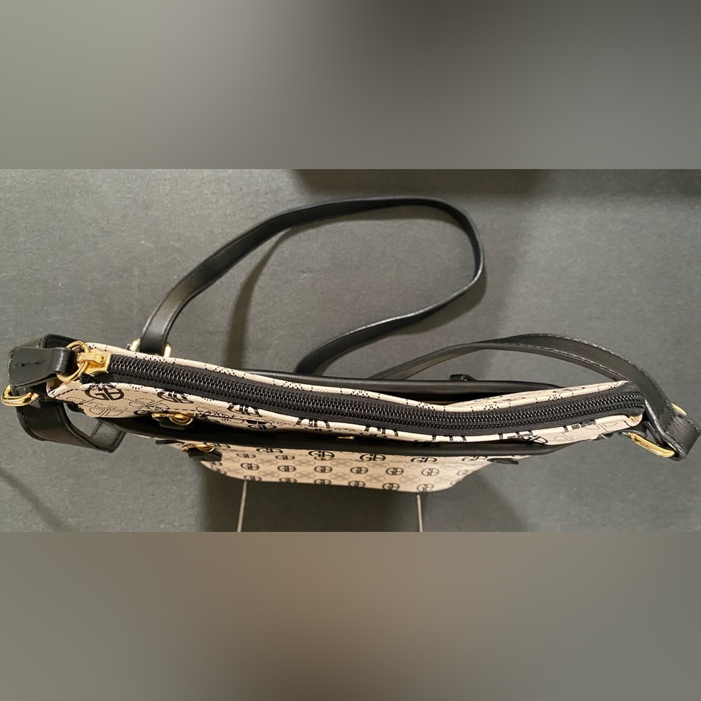 Giani Bernini Tonal Signature Crossbody - Picture 5 of 16